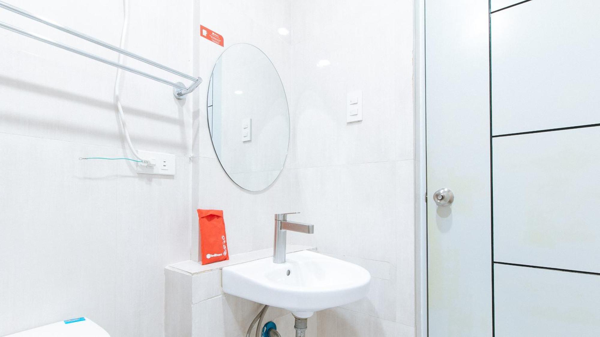 Reddoorz Near Naia Terminal 1 호텔 Paranaque City 외부 사진